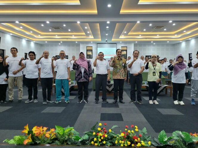 
 Komisi Pemberantasan Korupsi (KPK) Republik Indonesia (RI) menggelar Bimbingan Teknis (Bimtek) Keluarga Berintegritas bagi Pejabat Eselon I dan II di lingkungan Pemerintah Provinsi Sumatera Barat (Pemprov Sumbar) di Hotel Mercure