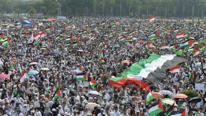 
 Ribuan massa gelar aksi damai bela palestina