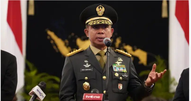 
 Jenderal TNI Agus Subiyanto usai dilantik Presiden Jokowi sebagai Kepala Staf Angkatan Darat (KSAD) di Istana Negara, Jakarta, Rabu (25/10/2023)