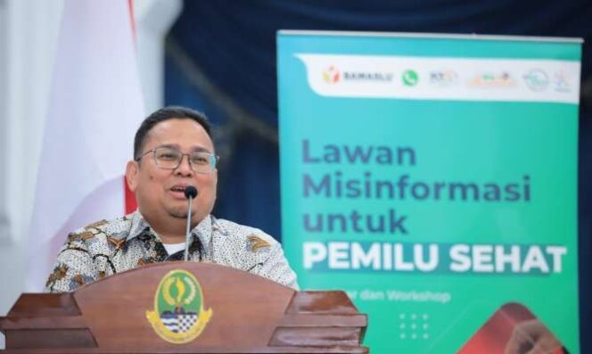 
 Ketua Bawaslu Rahmat Bagja saat memberi sambutan dalam kegiatan Lawan Misinformasi untuk Pemilu Sehat pada Kamis (16/11/2023). (Foto: Humas Bawaslu RI)