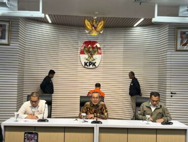 Konpers pengumuman Wamenkumham sebagai tersangka di pimpin, Wakil Ketua KPK Alexander Marwata di gedung KPK (Foto: RRI/Umam)