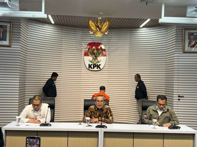 
 Konpers pengumuman Wamenkumham sebagai tersangka di pimpin, Wakil Ketua KPK Alexander Marwata di gedung KPK (Foto: RRI/Umam)